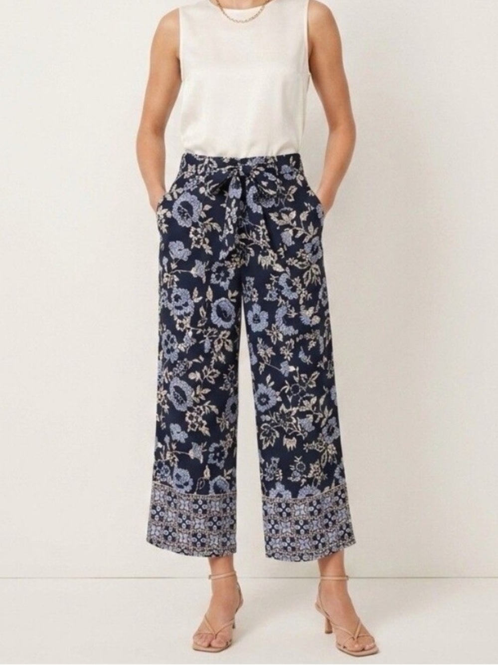 LOFT Women’s Size Large Wide Leg Crop Pants Navy Blue Floral Tie Waist NEW